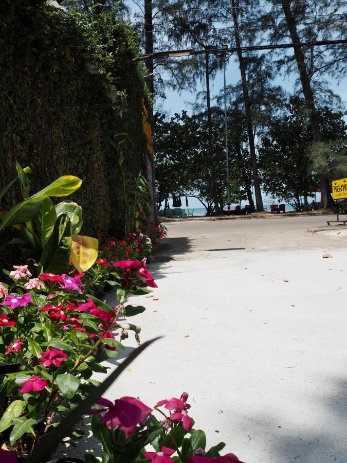 Pakmeng Beach Resort Bagian luar foto